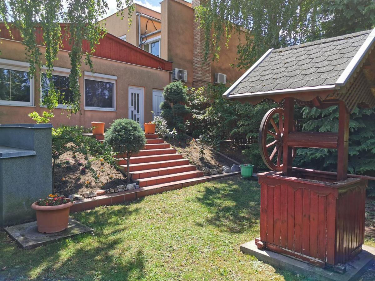 Frank Vendeghaz Hotel Veszpramvarsany Exterior foto