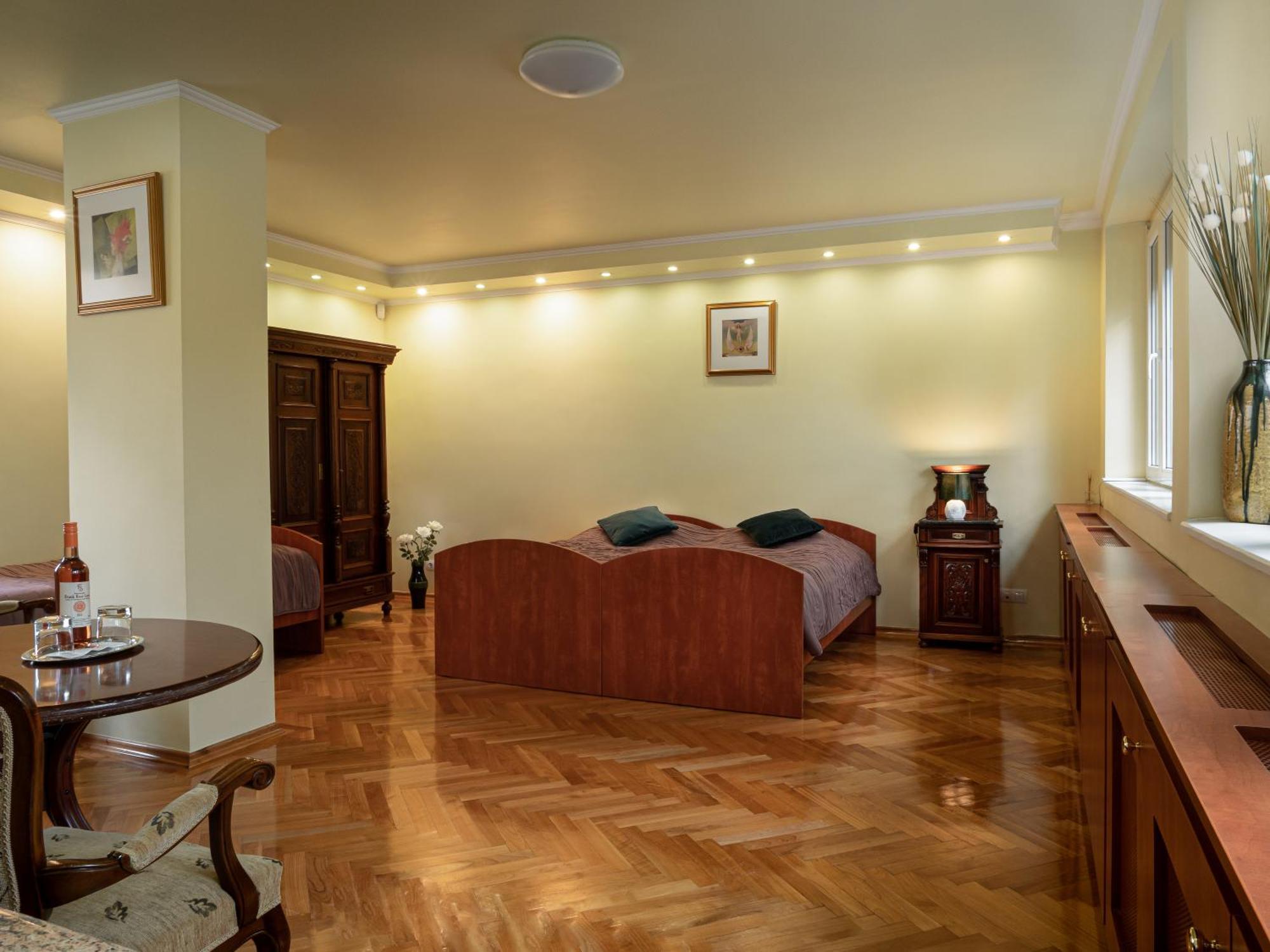 Frank Vendeghaz Hotel Veszpramvarsany Exterior foto